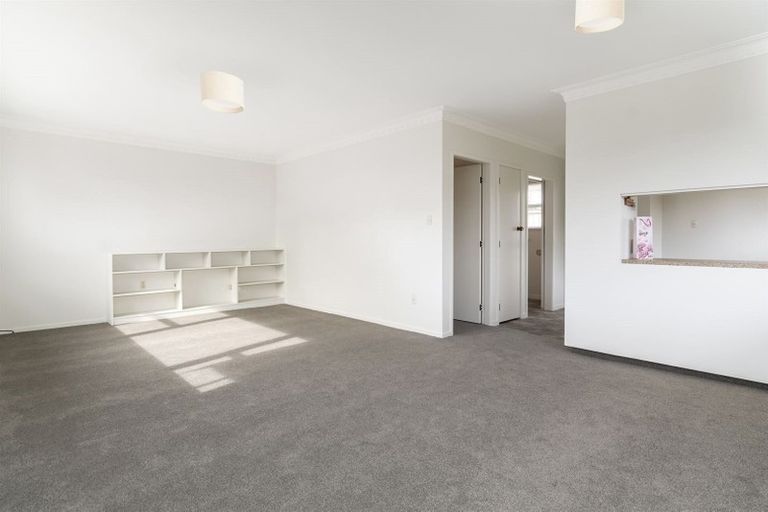 Photo of property in 2/4 Linklater Avenue, Bellevue, Tauranga, 3110