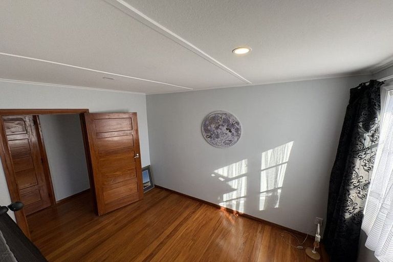Photo of property in 30 Broadway Street, Martinborough, 5711