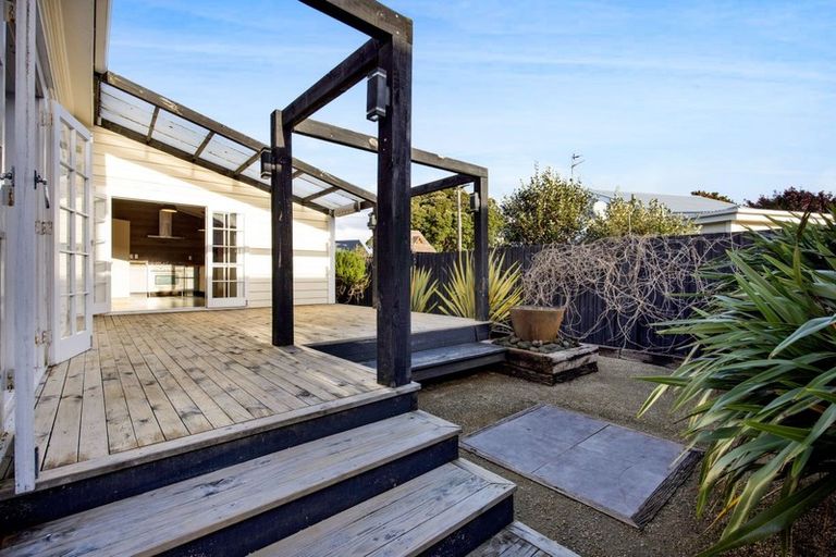 Photo of property in 120 Manawapou Road, Hawera, 4610