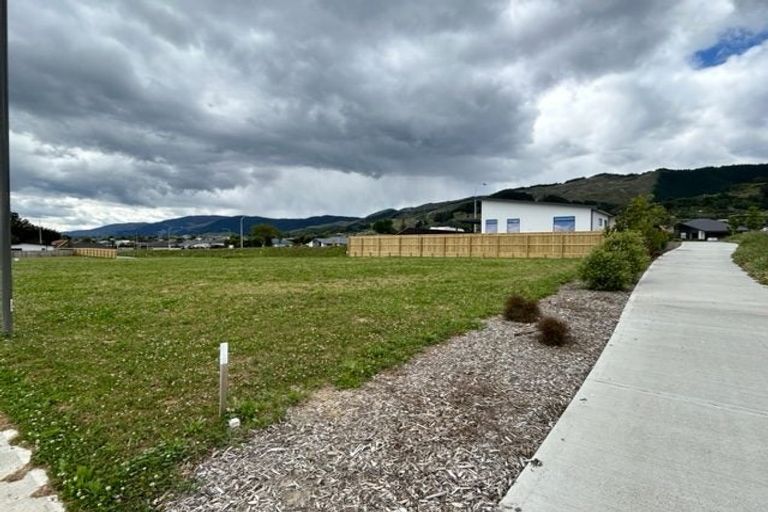 Photo of property in 25 Greenway Crescent, Hope, 7020