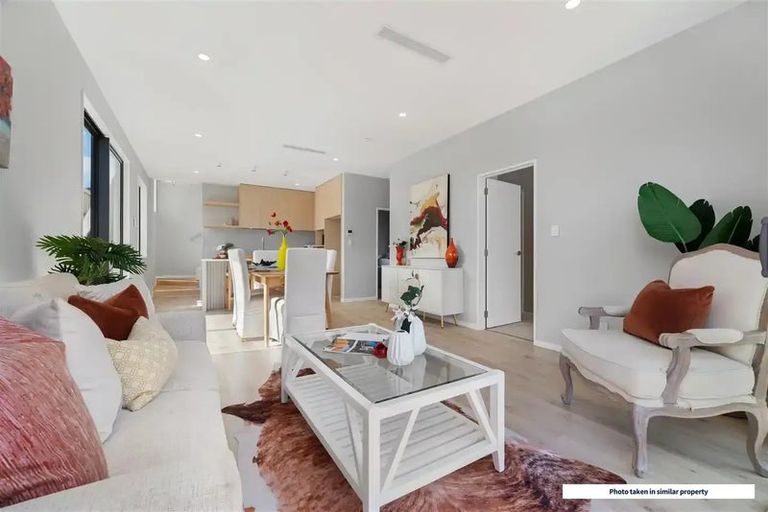 Photo of property in 36 Whakairo Crescent, Gulf Harbour, Whangaparaoa, 0930