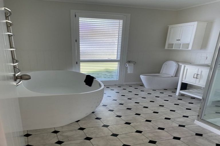 Photo of property in 5 Hamlet Place, Pukekohe, 2120