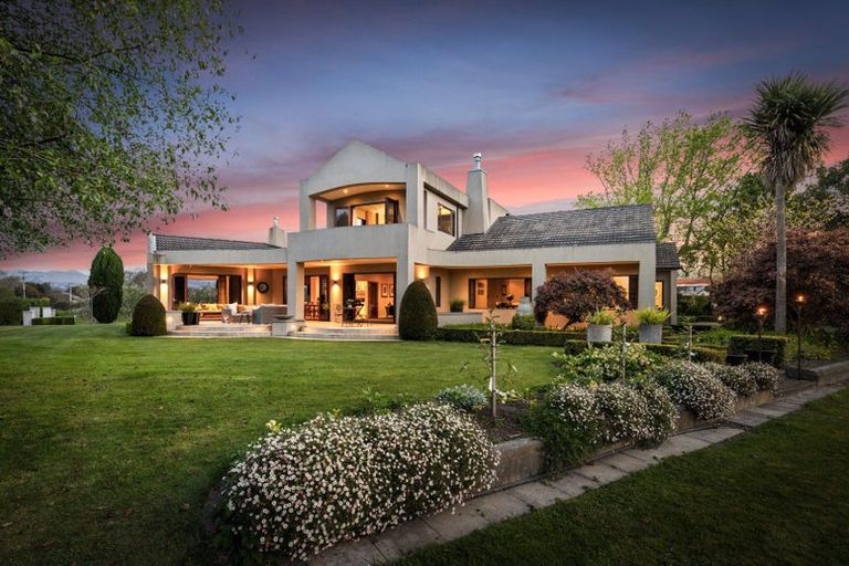 Photo of property in 375 Saint Georges Road, Havelock North, 4130