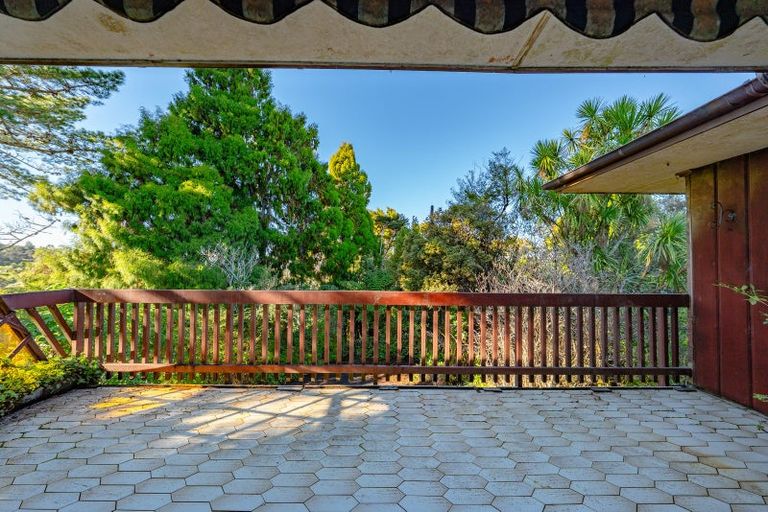 Photo of property in 1090 Scenic Drive North, Swanson, Auckland, 0816