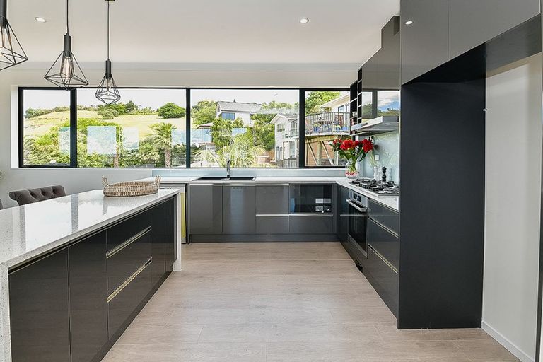 Photo of property in 61 Landmark Terrace, Orewa, 0931