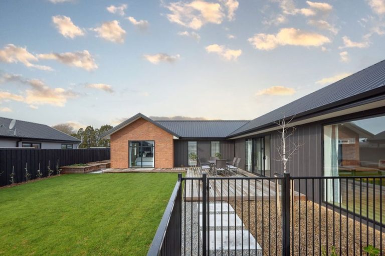 Photo of property in 21 Maurice James Way, Prebbleton, 7604