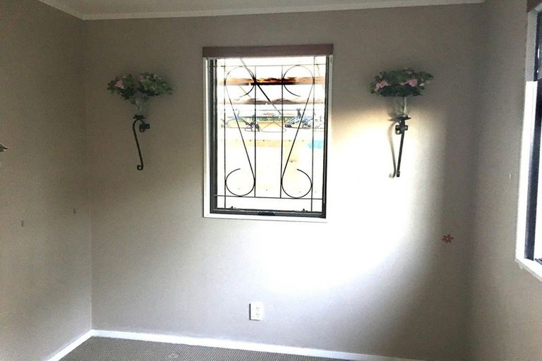 Photo of property in 84 Keegan Drive, Massey, Auckland, 0614