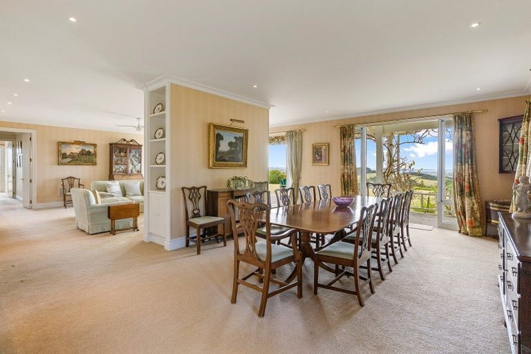 Photo of property in 38 Kaipara View Road, Helensville, 0875
