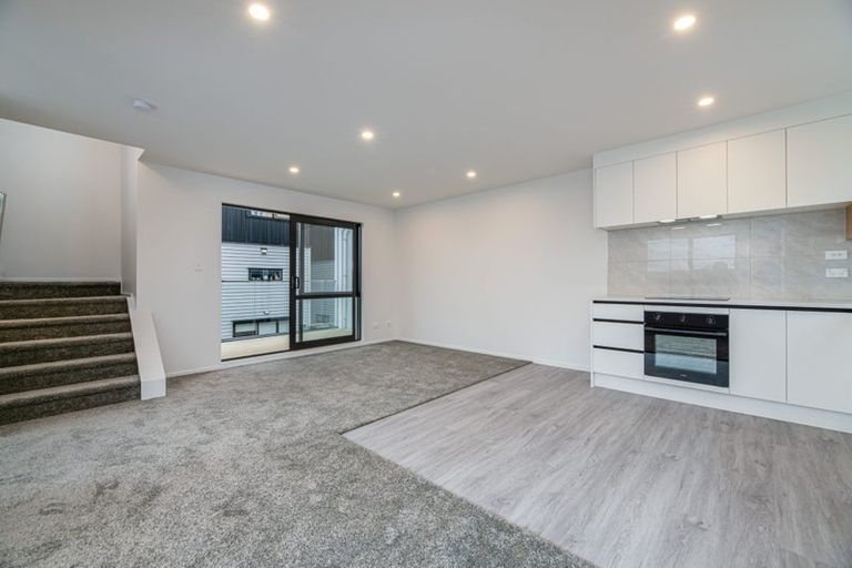 Photo of property in 1/17 Kingdale Road, Henderson, Auckland, 0610
