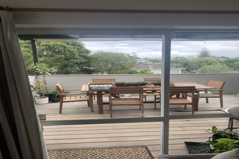 Photo of property in 1/32 Hellyers Street, Birkdale, Auckland, 0626