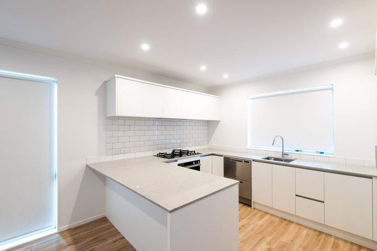 Photo of property in 9 Waituarua Drive, Takanini, 2112