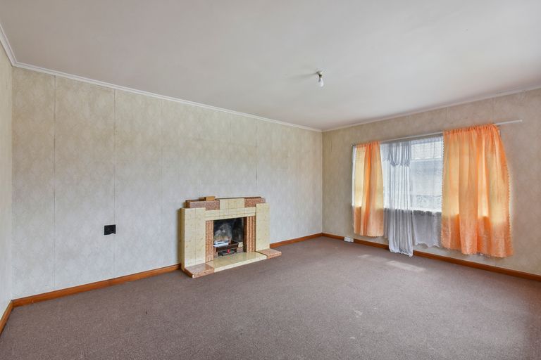 Photo of property in 56 Cambridge Terrace, Papatoetoe, Auckland, 2025