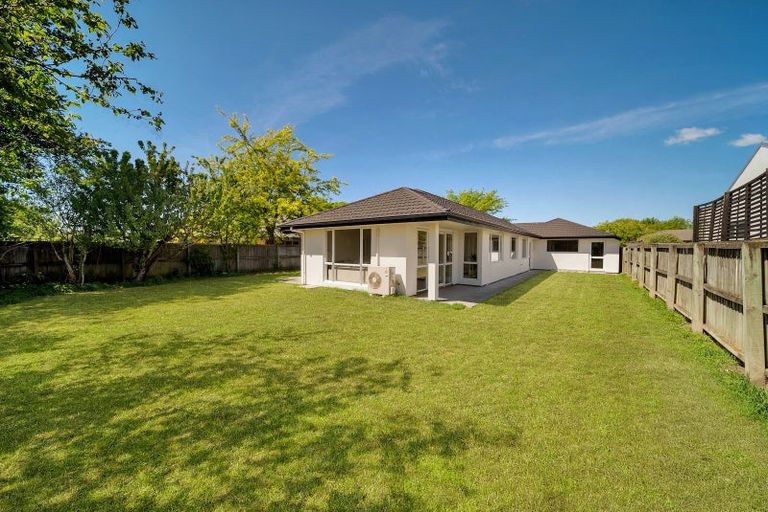 Photo of property in 6 Creedon Glen, Casebrook, Christchurch, 8051