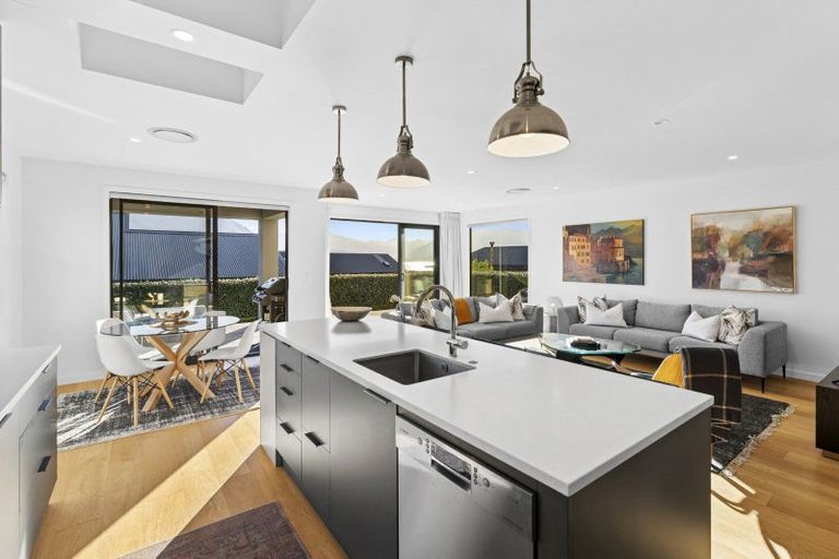 Photo of property in 9 Landsborough Lane, Wanaka, 9305