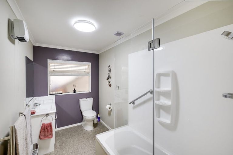 Photo of property in 76a Churchill Drive, Taradale, Napier, 4112