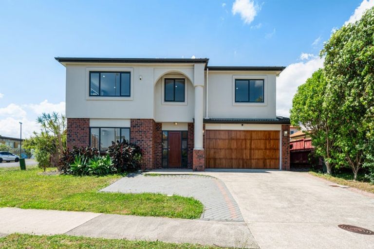 Photo of property in 35 Kestev Drive, Flat Bush, Auckland, 2016