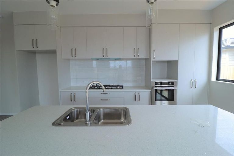 Photo of property in 3 Parton Road, Pukekohe, 2120