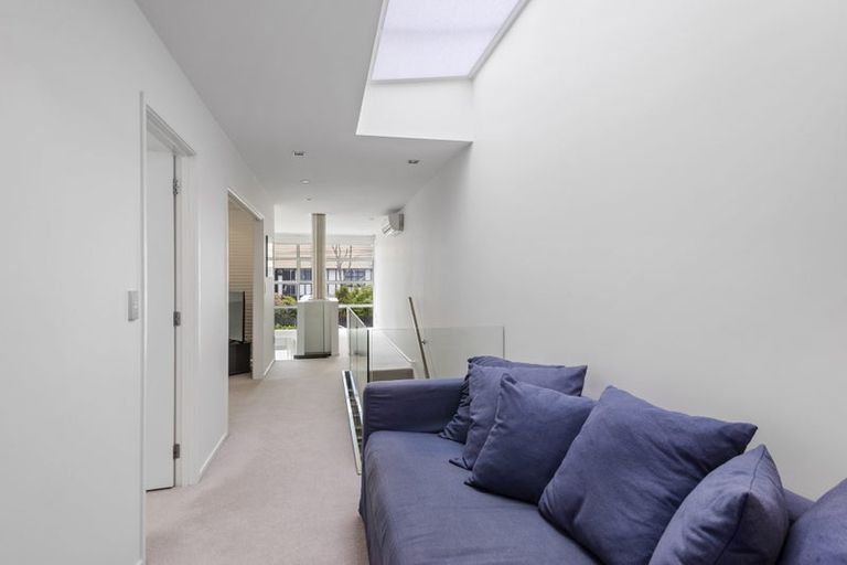 Photo of property in 12 Holly Road, St Albans, Christchurch, 8014