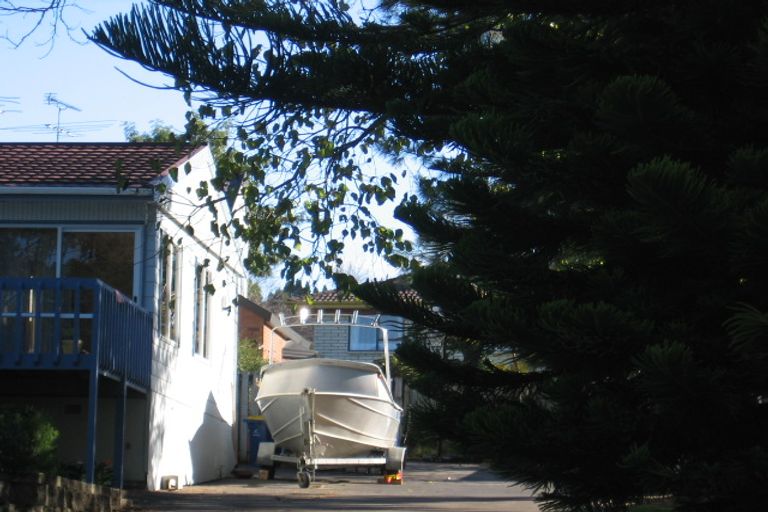 Photo of property in 1/103 Konini Road, Titirangi, Auckland, 0604