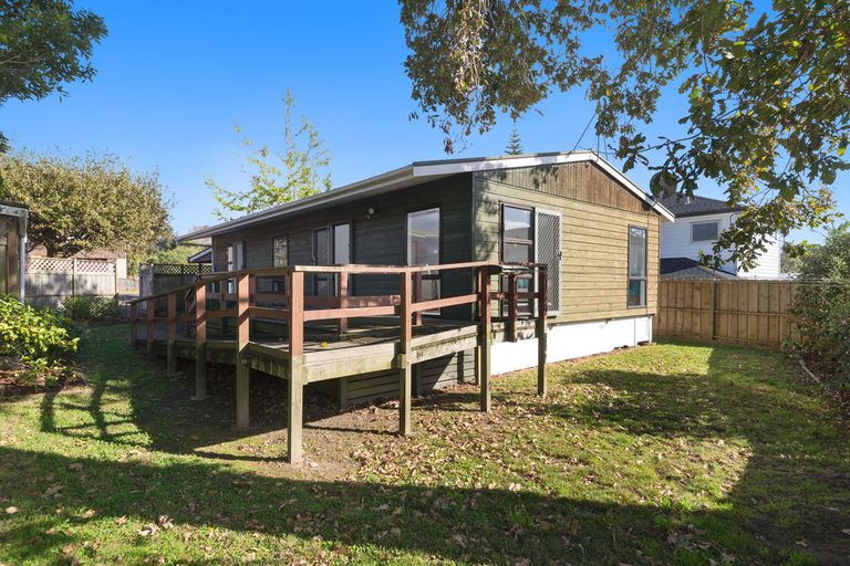 Photo of property in 3/41 Nikau Street, New Lynn, Auckland, 0600