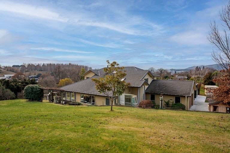 Photo of property in 1 Hollyhock Lane, Wanaka, 9305