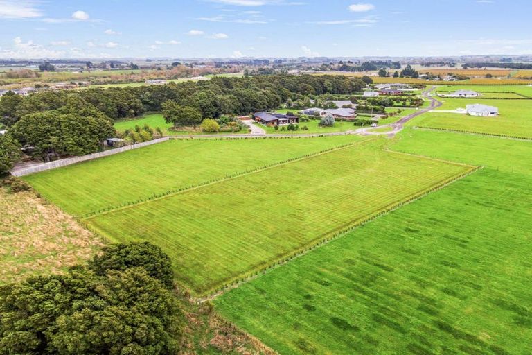 Photo of property in 35 Woven Stone Way, Ohau, 5570