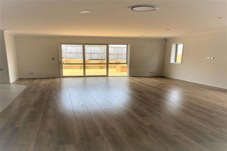 Photo of property in 29 Cooladawson Drive, Flat Bush, Auckland, 2019