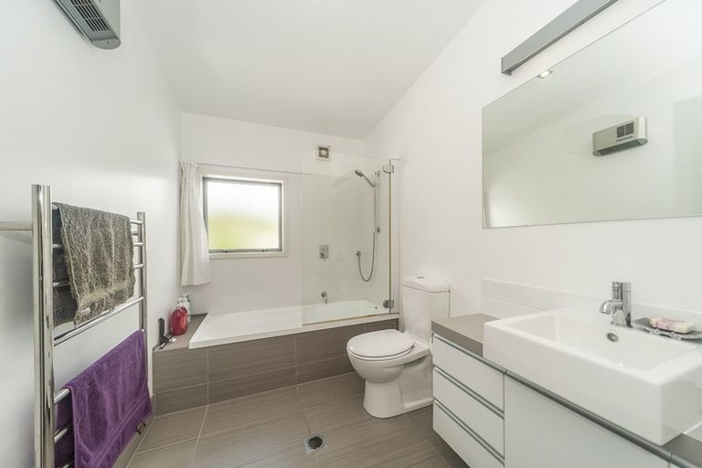 Photo of property in 74 Saddleback Grove, Karori, Wellington, 6012