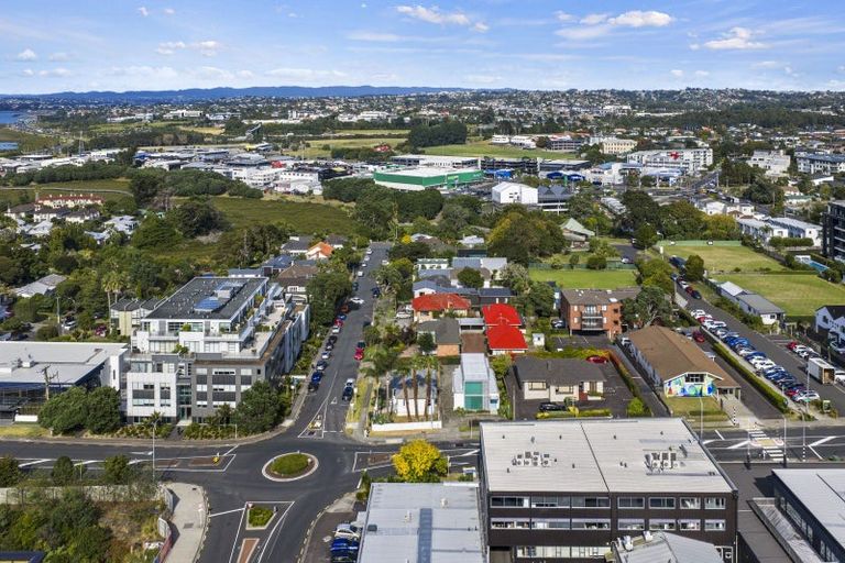 Photo of property in 19a Huron Street, Takapuna, Auckland, 0622