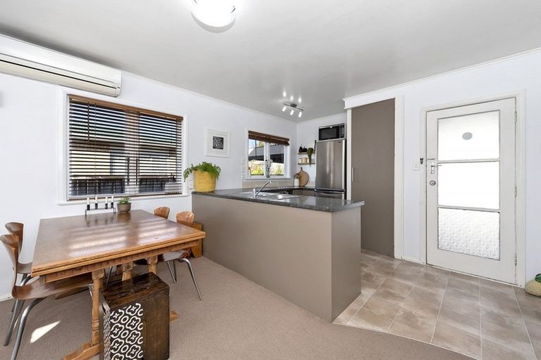 Photo of property in 10 Poaka Avenue, Dinsdale, Hamilton, 3204