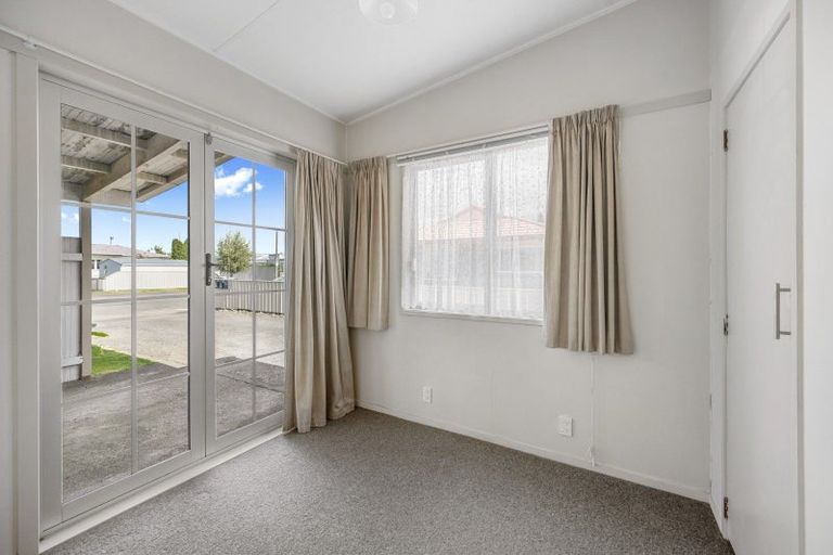 Photo of property in 1/209 Mcleod Street, Camberley, Hastings, 4120