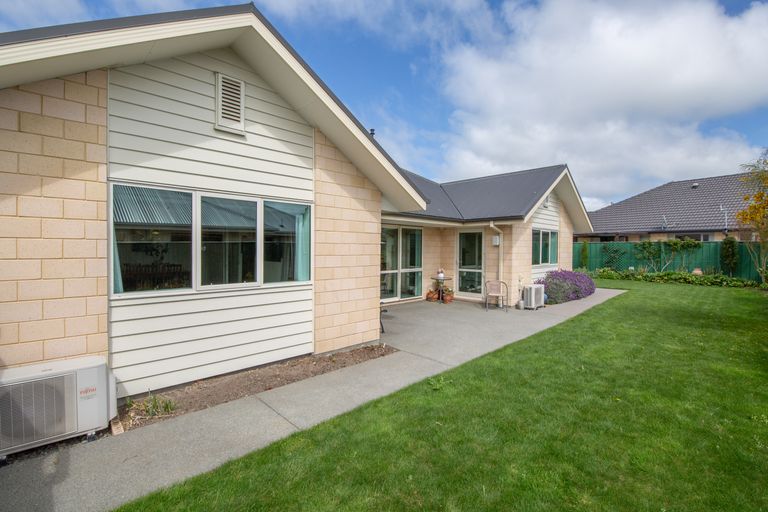 Photo of property in 55 Oakwood Drive, Rangiora, 7400