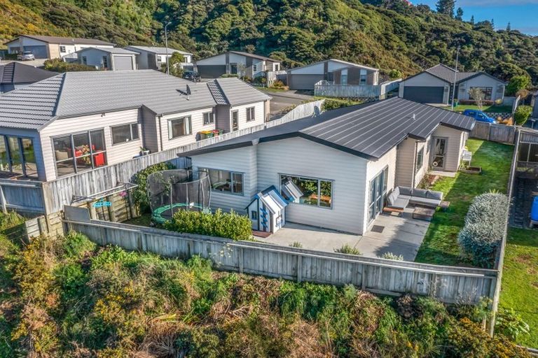 Photo of property in 3 Gennaker Lane, Whitby, Porirua, 5024