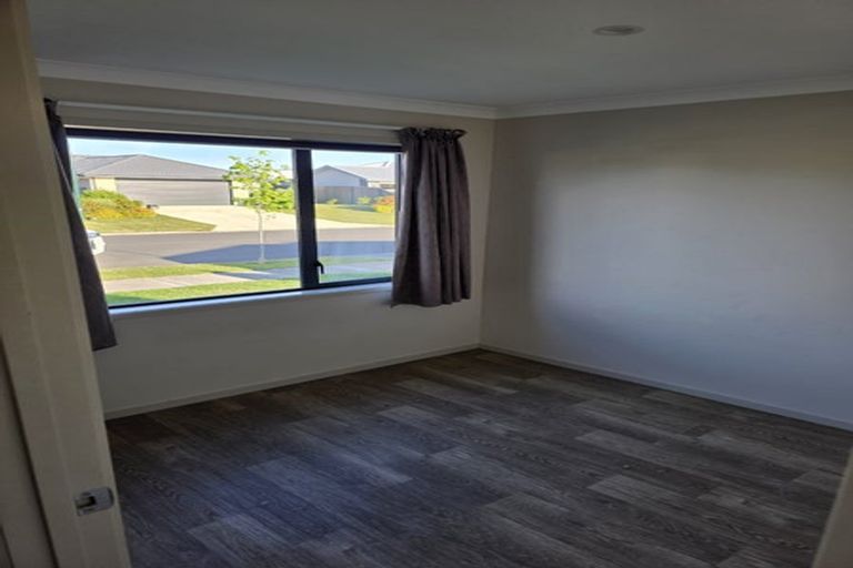 Photo of property in 6 Manganui Place, Te Awa, Napier, 4110