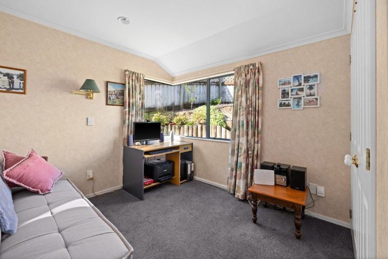 Photo of property in 11a Cumberland Rise, Taradale, Napier, 4112