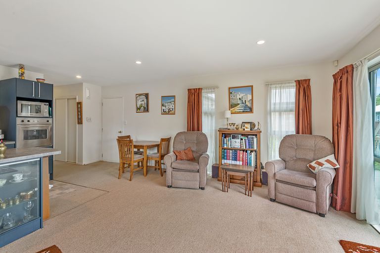 Photo of property in 18 Woodham Courts, Linwood, Christchurch, 8062