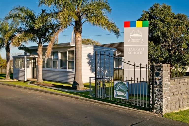 Photo of property in 15 Spencer Terrace, Hauraki, Auckland, 0622