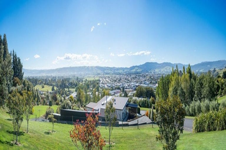 Photo of property in 15 Fairmile Drive, Kinmont Park, Mosgiel, 9024