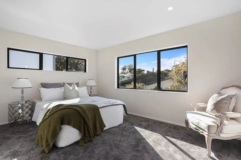 Photo of property in 29b West Harbour Drive, West Harbour, Auckland, 0618