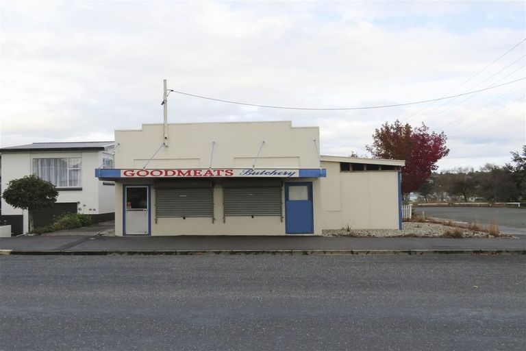 Photo of property in 28 Huron Street, East Gore, Gore, 9710