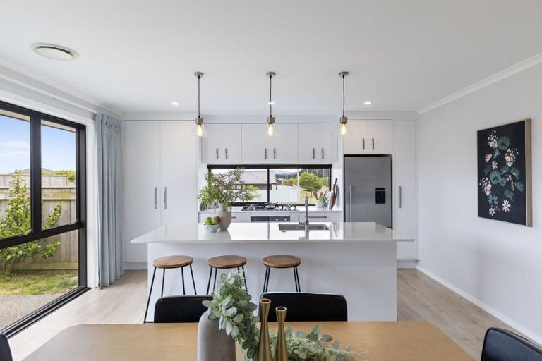 Photo of property in 202 Pacific Drive, Fitzherbert, Palmerston North, 4410