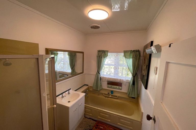 Photo of property in 237 Pahi Road, Pahi, Paparoa, 0571