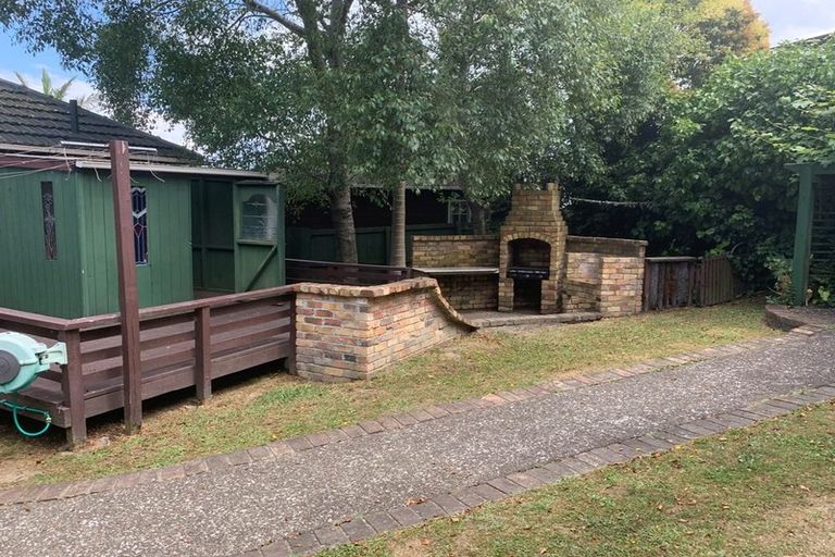 Photo of property in 27 Wairau Road, Forrest Hill, Auckland, 0627