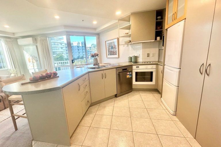 Photo of property in 10/12 Maunganui Road, Mount Maunganui, 3116