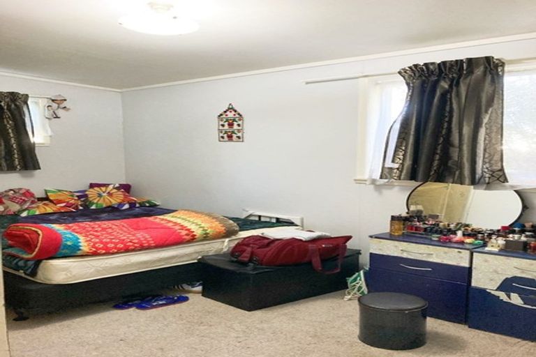 Photo of property in 70 Forest Hill Road, Henderson, Auckland, 0612