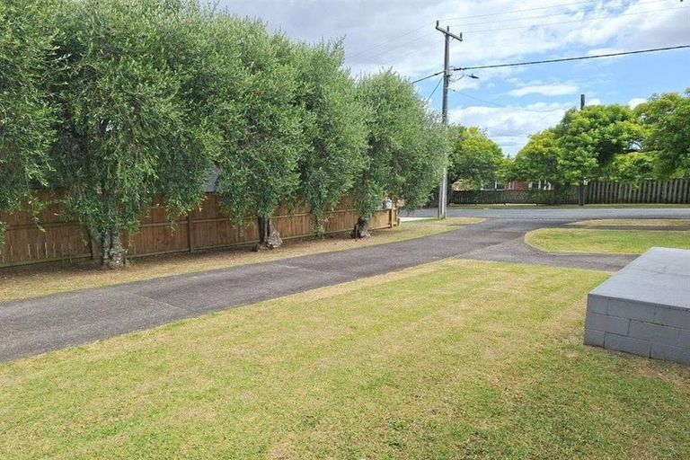 Photo of property in 129 Gardner Avenue, New Lynn, Auckland, 0600