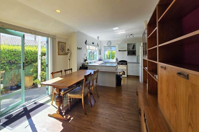 Photo of property in 8 Montague Way, Taradale, Napier, 4112