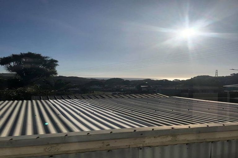 Photo of property in 24 Tahurangi Place, Spotswood, New Plymouth, 4310