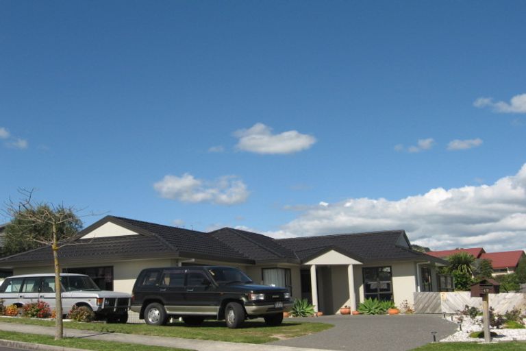 Photo of property in 42 Lysaght Place, Welcome Bay, Tauranga, 3112