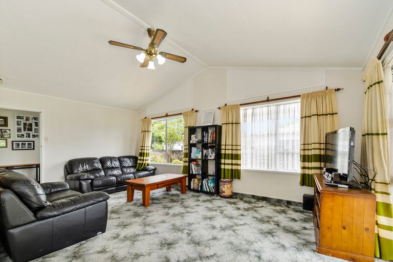 Photo of property in 105 Sandspit Road, Waiuku, 2123